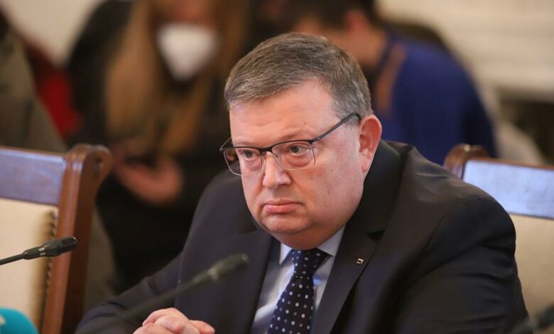 Защо Цацаров остана без допуск до държавните тайни? ДКСИ рови скандала