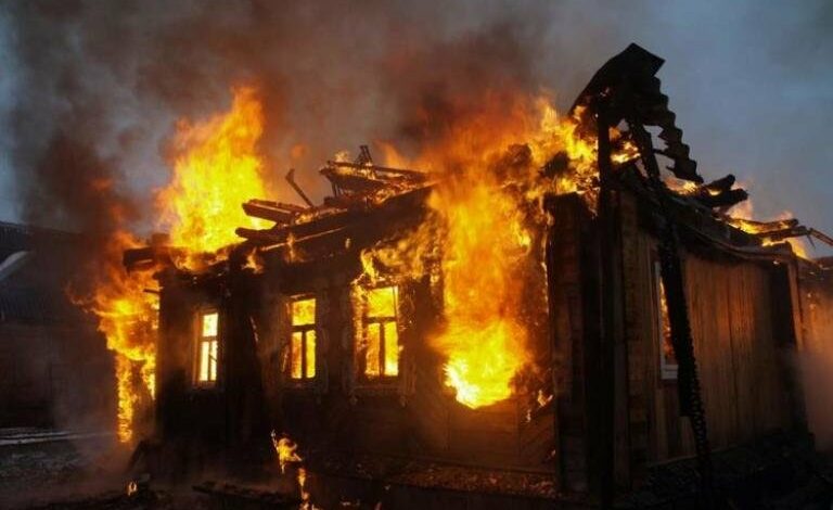 Самотен пенсионер едва не изгоря в пожар в Ахтопол