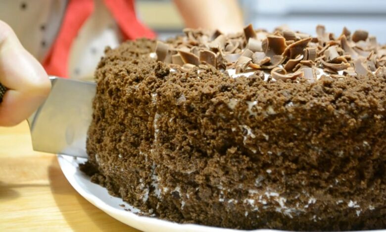Шоколадова торта Черния принц с кисело мляко- съвършенство до последната хапка (видео)
