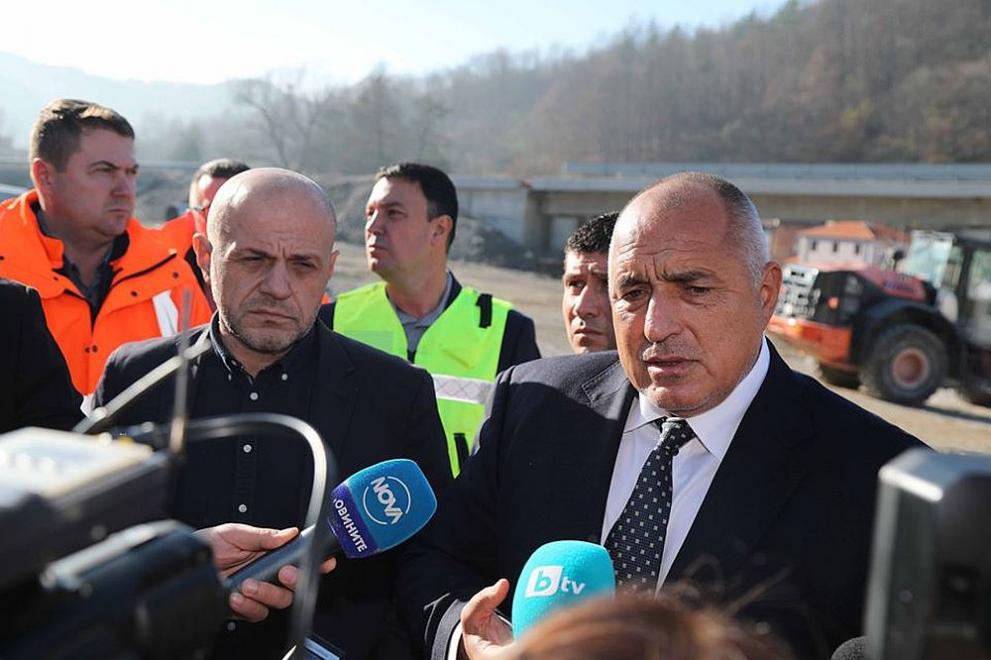 Гербаджия пред Narod.bg: Томислав Дончев се чуди как да се спаси от протъващия Бойко