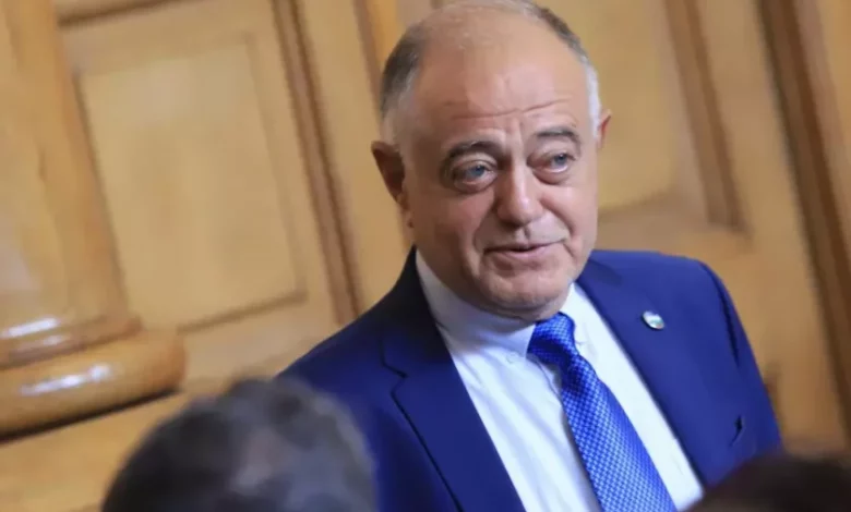 Генерал Атанасов: В службите има още шпиони