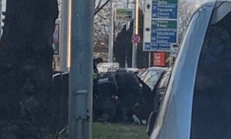 Нов показен арест в Пловдив: Полицаи свалиха мъж от кола и го закопчаха
