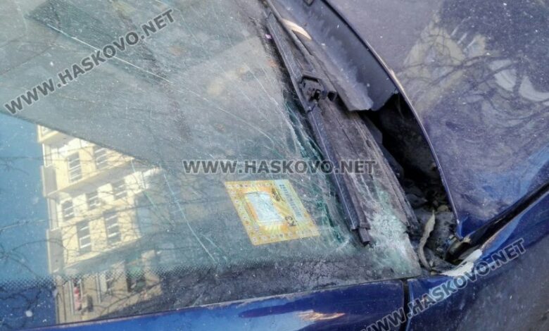 Жена завари заспал мъж в разбитата си кола