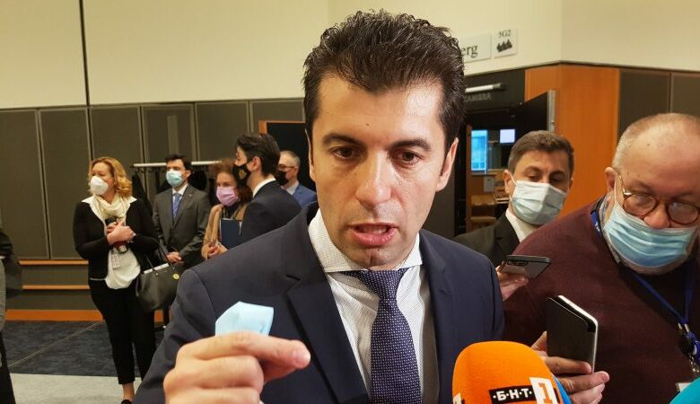 ВРЕМЕ РАЗДЕЛНО: Кирил Петков ремонтира кабинета – кои ще изхвърчат?