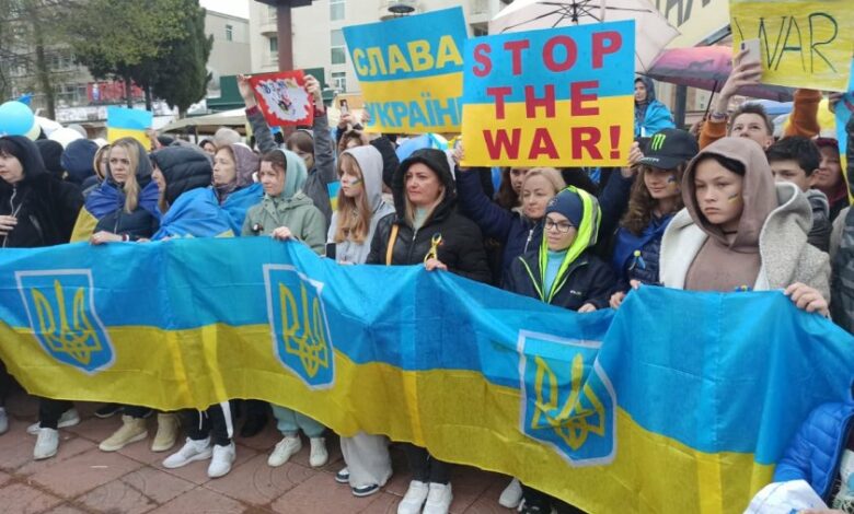 Шок! Украинските бежанци нямат право да напускат България!