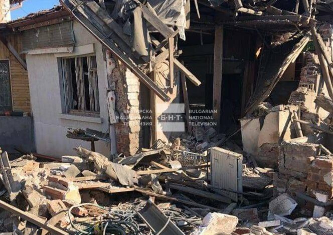 Взрив на бойлер разруши къща в село Брестовица (снимка)