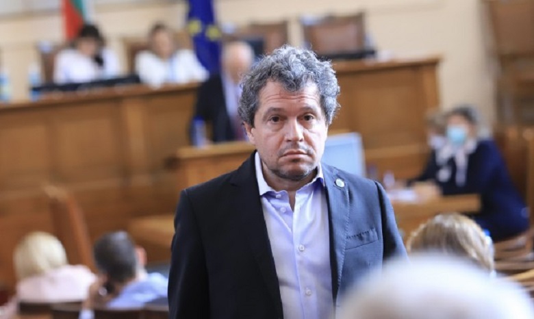 СКАНДАЛ: Тошко Йорданов осветли вицепремиера на ГЕРБ в кабинета