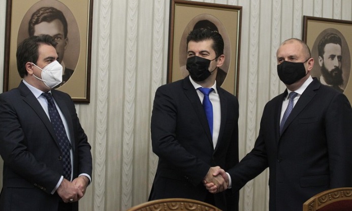 Андрей Райчев разкова кабинета: Президентът се отърва от Киро&Асен