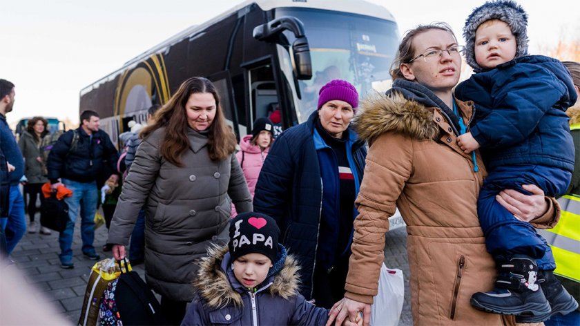 Дойдоха 2426 украинци, заминаха си 2715