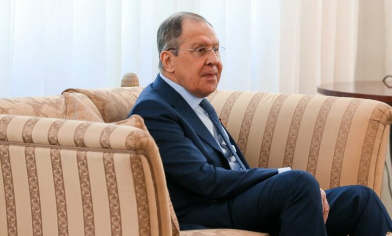 Лавров иска помощ от СЗО за спецоперацията. Подоляк: Иди на психиатър!