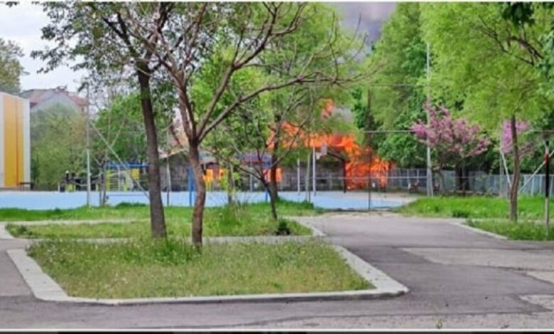 Пожар пламна до Езиковата във Варна