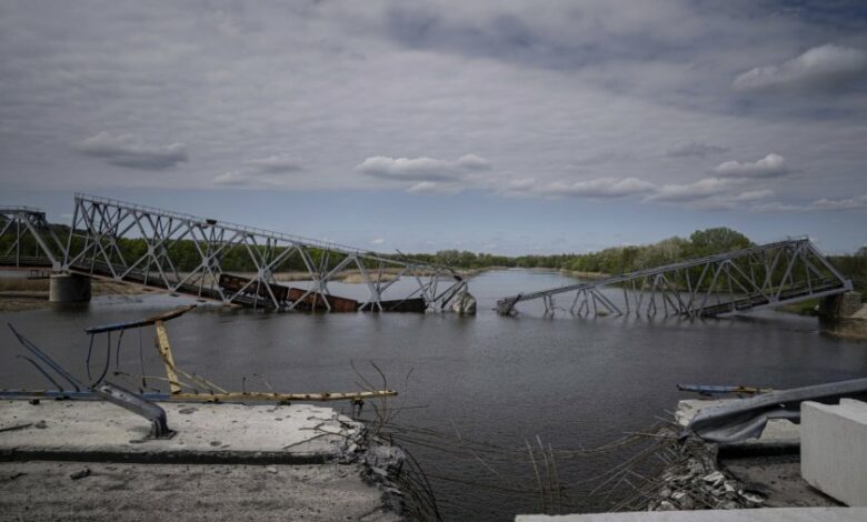 Ракетен удар порази стратегически мост в Украйна
