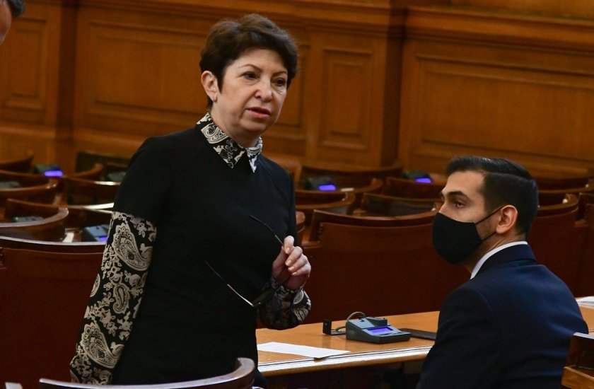 Рена Стефанова готова да се откаже от имунитета си