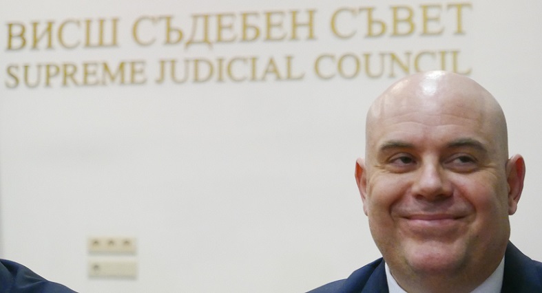 Въпреки жокера от Бойко Рашков: Гешев пак не знае къде са 53-те милиона от грабежа „Хемус”