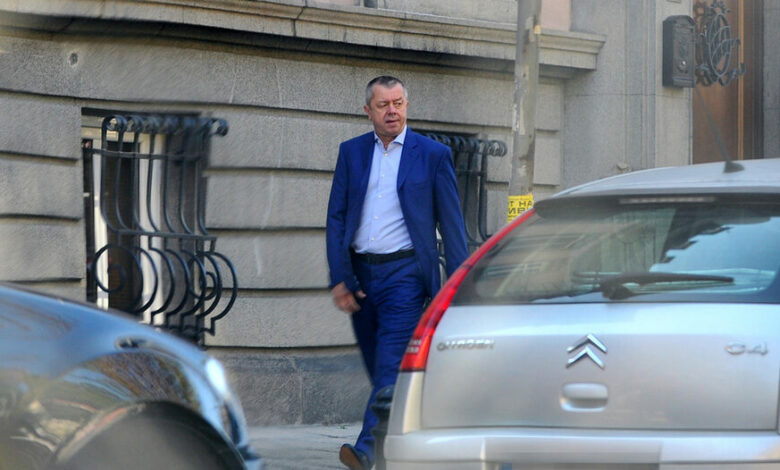 С ГЕРБ-ДПС за гърба: Румен Вълка щипна 150 милиона от ББР