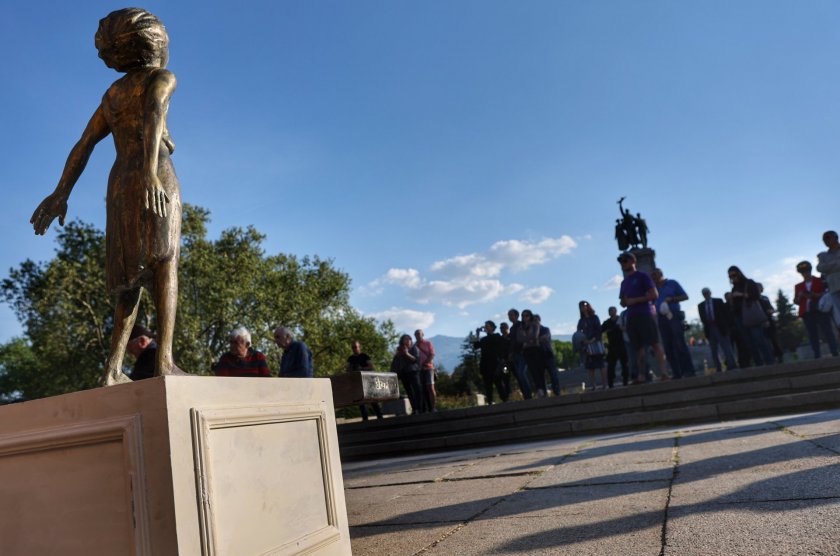 Викът на украинската майка се изправи срещу Паметника на съветската армия