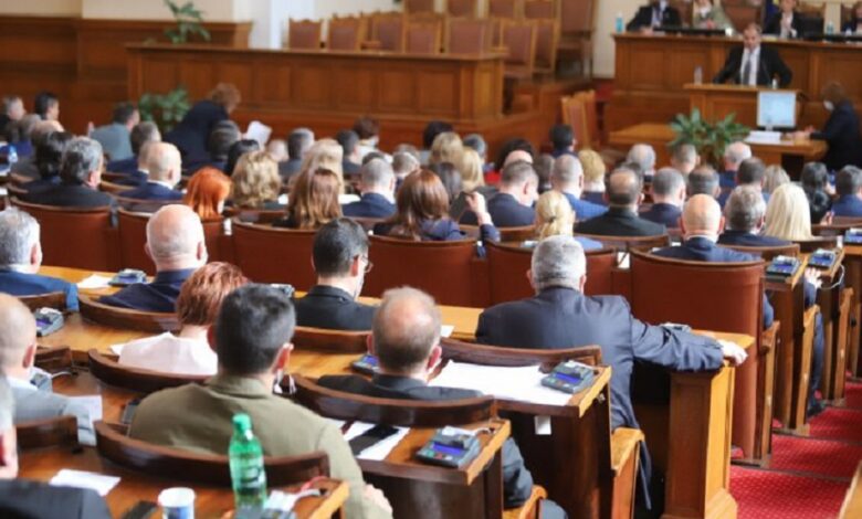Игра на тронове: Ето как партиите си поделят министерствата (ПОДРОБНОСТИ)