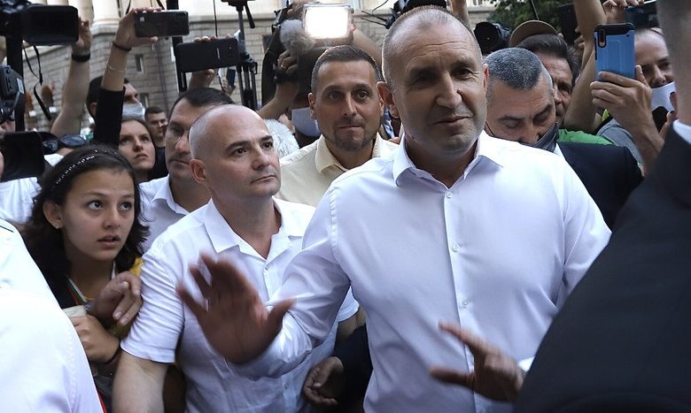 НОВИНА: Ето го новия служебен кабинет на Румен Радев