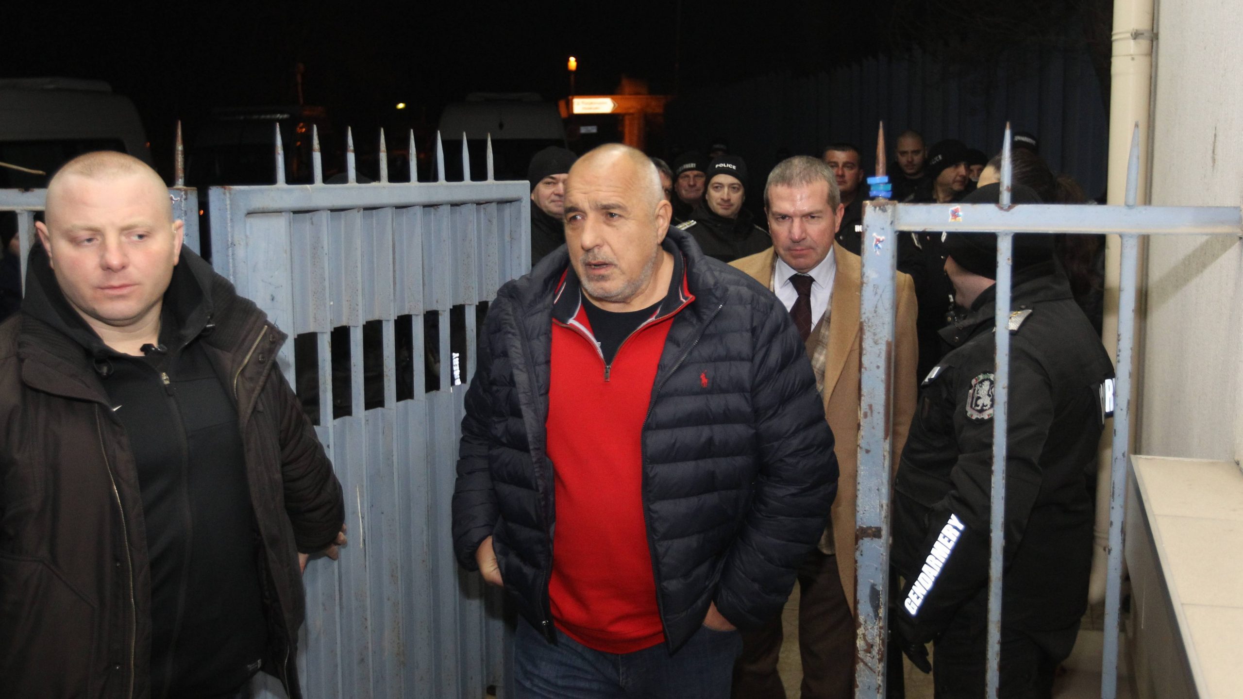 Само в Narod.bg: Бойко е аут, няма кой да управлява!