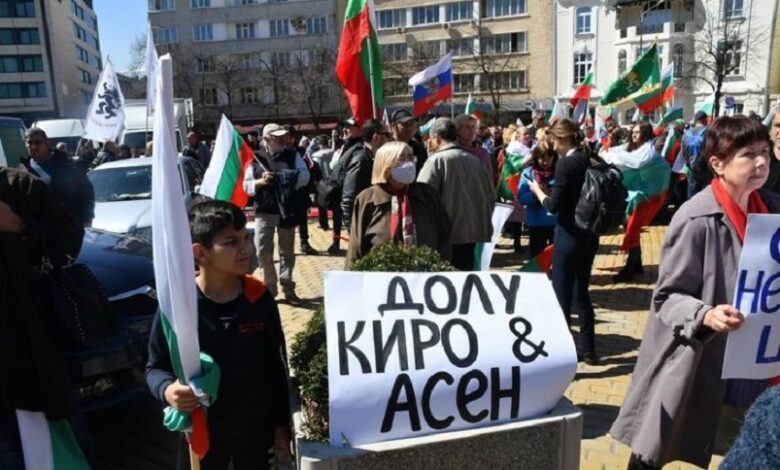 Пада ли Кирил Петков? 11 протеста блокират София