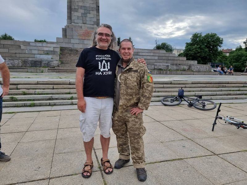 Доброволецът в Украйна Иван Калчев: Бия се за чест, тайна е колко ми плащат