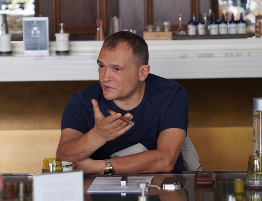 Прокуратурата чака ОАЕ за разпита на Васил Божков