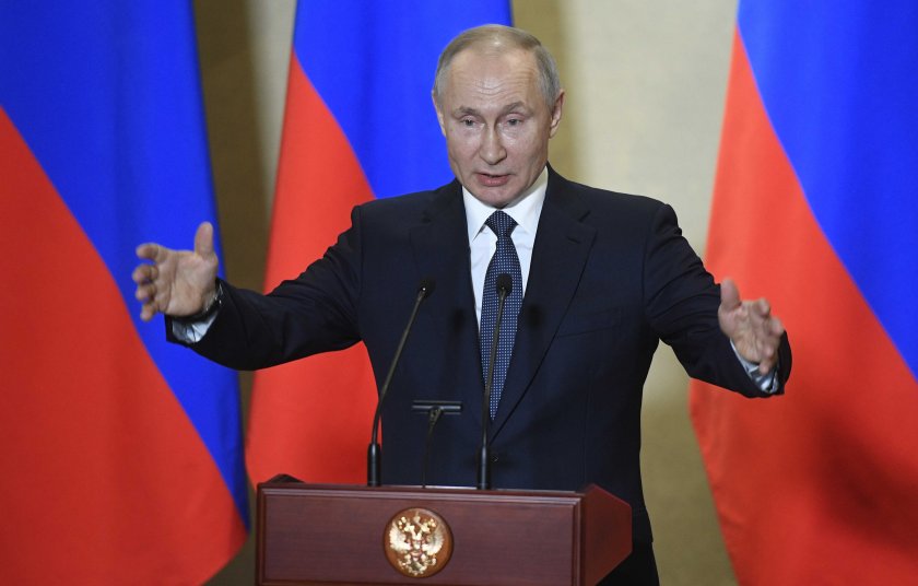 Путин изплаща по $81 500 на семействата на убити войници
