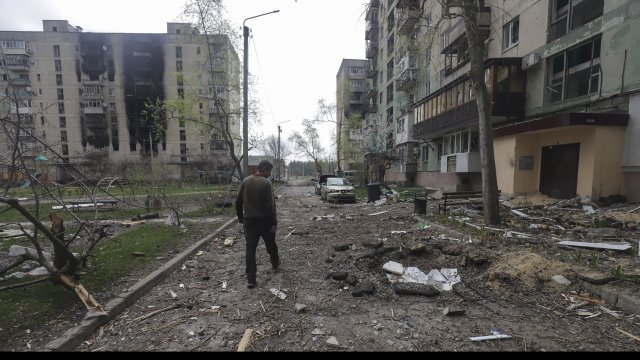 Русия настъпва в Източна Украйна - Киев отстъпи и Северодонецк