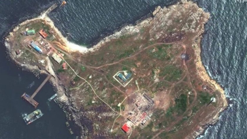 Украйна атакува Змийския остров