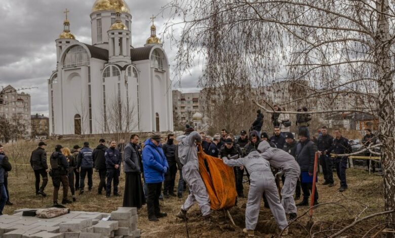 Украйна разследва над 12 000 убийства на цивилни