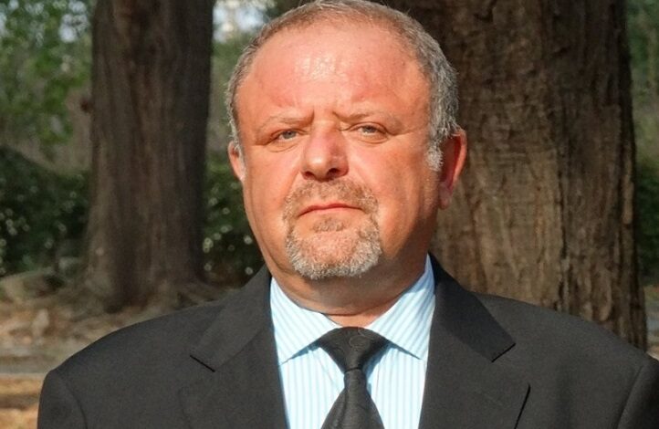 СИГНАЛ до Narod.bg: Кадровик в БСП върти жестоки далавери с „врагове“ от ГЕРБ – кой е Данчо Хамелеона? (ГАЛЕРИЯ)