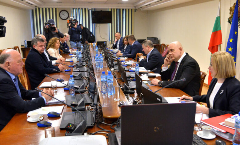 ФИНАЛ: Съдебната кочина остана неизрината