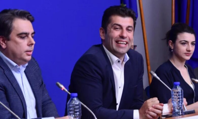 ГРЪМ в РАЯ: Асен Василев прави кабинет без Кирил Петков и Лена Бориславова