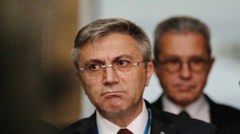 ДПС вдигна мерника на Гешев