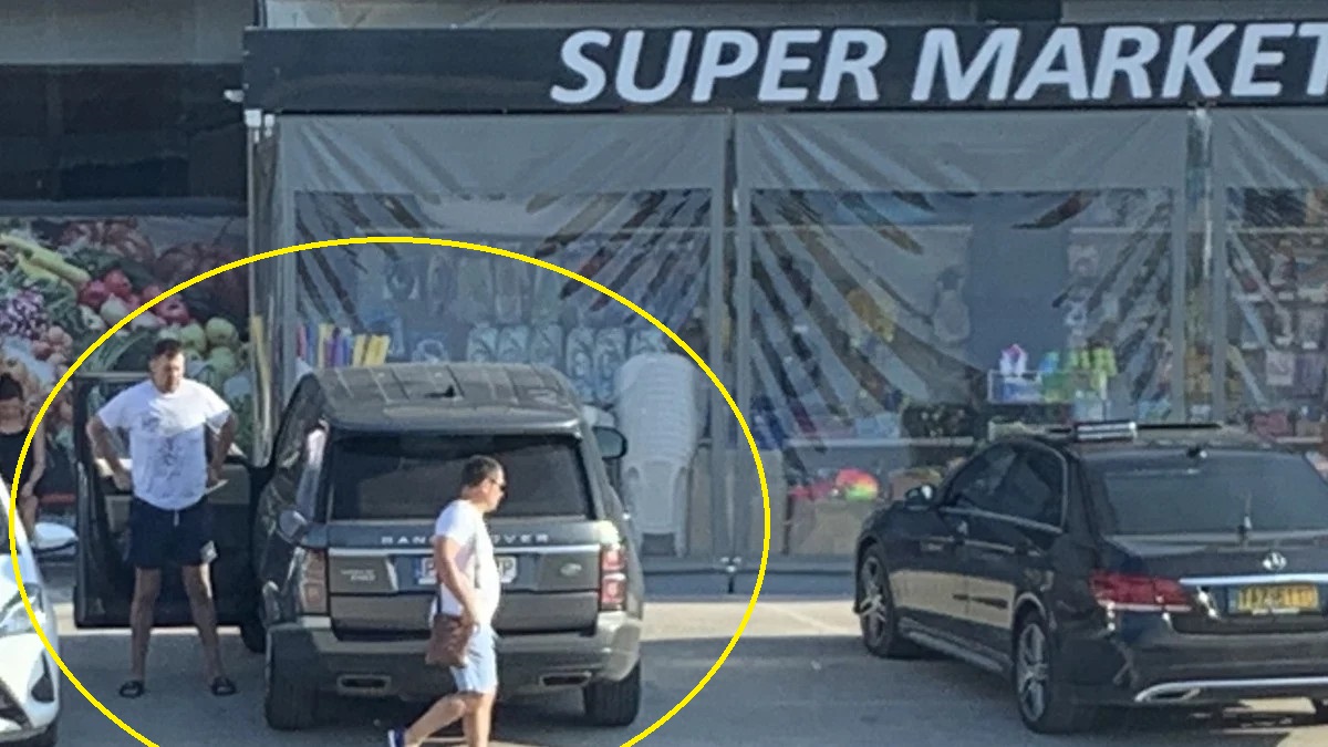 Само в Narod.bg: Кметът от ГЕРБ Иван Тотев наглежда хотелите си в Гърция с джип за €200 000