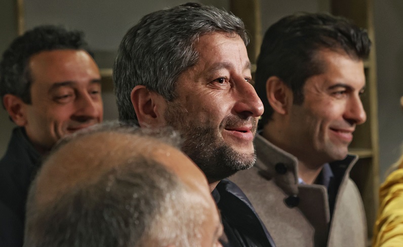 Narod.bg позна: Кирил Петков поглъща Христо Иванов