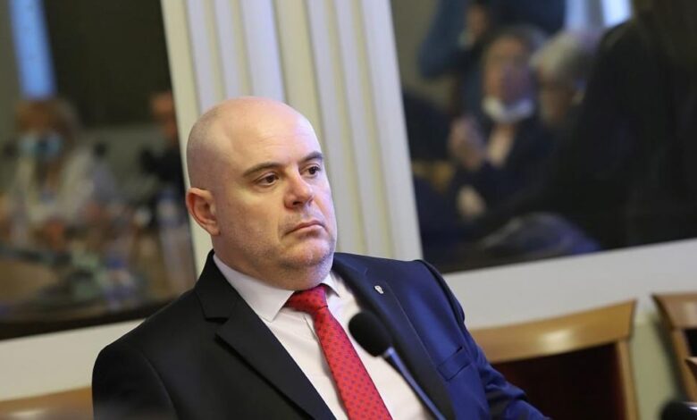 След „изпирането“ от ЕНП: Депутатите привикват Гешев за пачките на Бойко