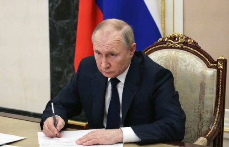 Не бива да се кляка пред Путин!