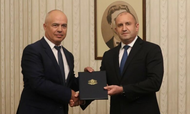 Вечно провалящата се БСП ще разчисти пътя на президента към изпълнителната власт
