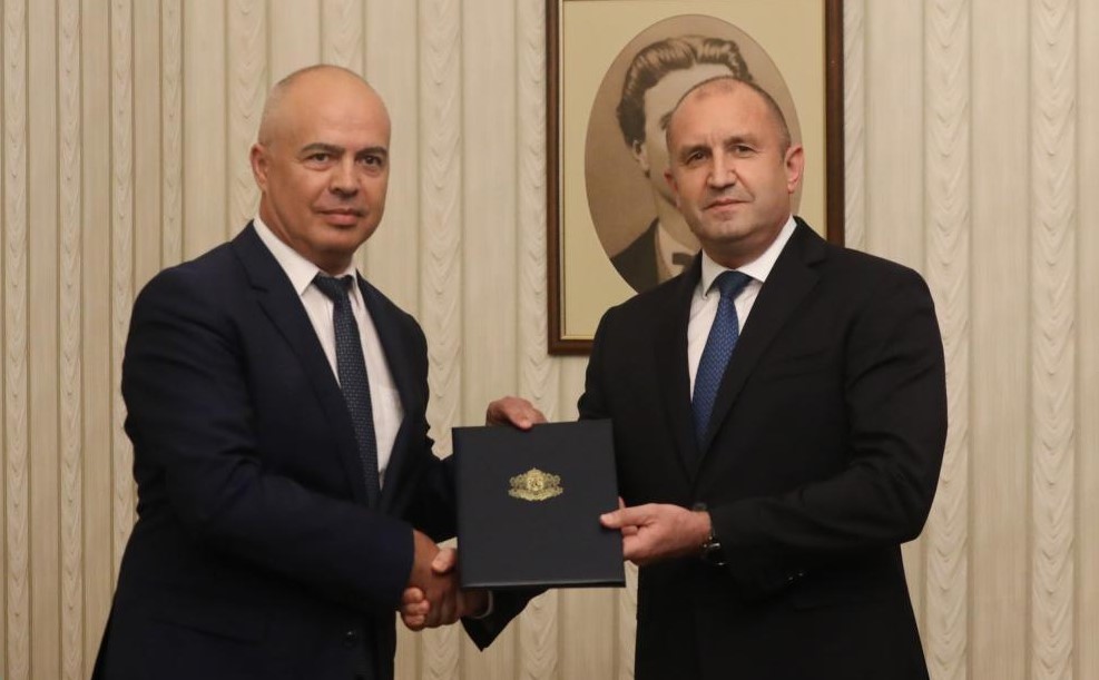 Вечно провалящата се БСП ще разчисти пътя на президента към изпълнителната власт