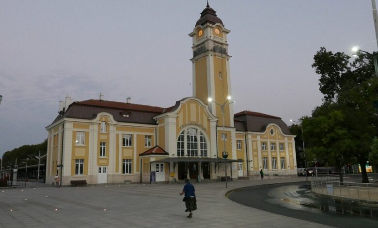 Сигнал за бомба на гарата в Бургас, има евакуирани