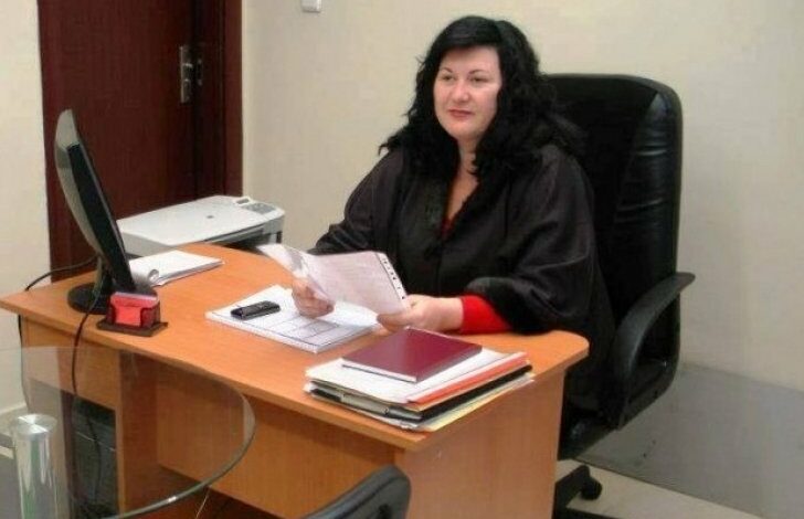 Учителка по руски предотврати измама на адвокат
