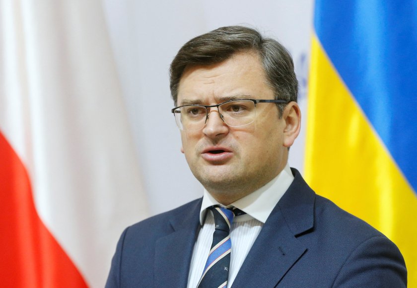 Украйна няма да отстъпи територия на Русия