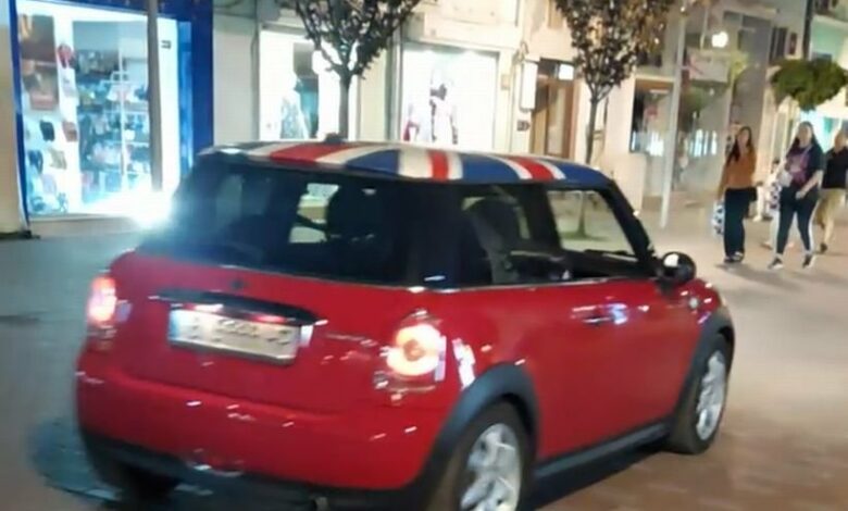 Заснеха автомобил да се движи из пешеходната зона в центъра на Варна