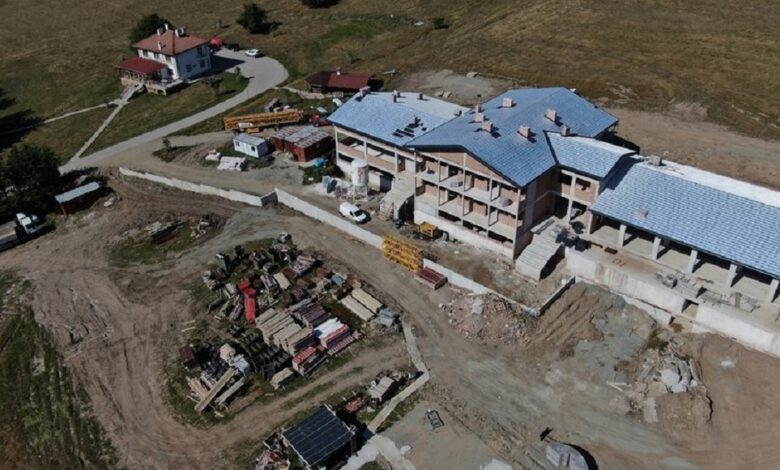 Заменки в Narod.bg: Вълка обещал да ремонтира къпалнята „Мария Луиза“, в замяна – да му оставят незаконния палат на брега на язовир „Искър“