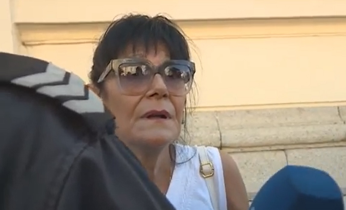 Само в Narod.bg: Ива Николова опита да се внедри при Стефан Янев с 5000 лв. заплата