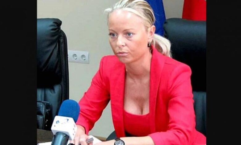 СКАНДАЛ: ГЕРБ се отрече от „Не пипайте мафията“ Дани Каназирева