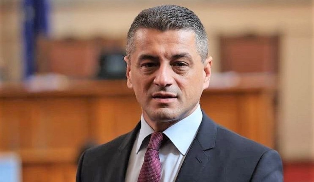 МОЛОДЕЦ: Социалистът Красимир Янков ужили фирма с 25 бона