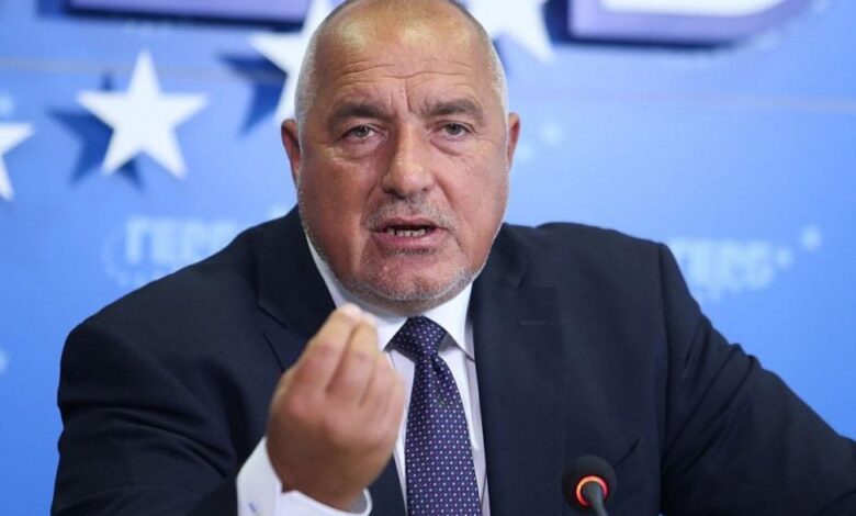 Драма тресе ГЕРБ! Пиявицата Бойко Борисов се е впил жестоко, как да го пенсионират?