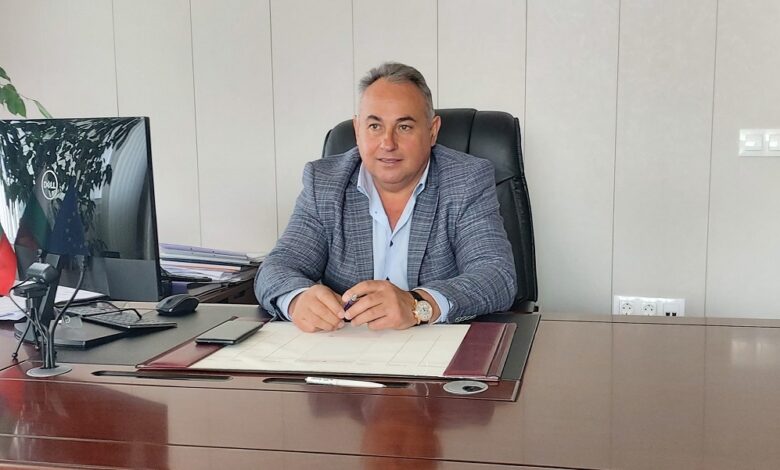 НЯМА ДЪРЖАВА: Кмет от ГЕРБ 5 г. краде вода за бетонов възел – нови престъпления на Елин Радев